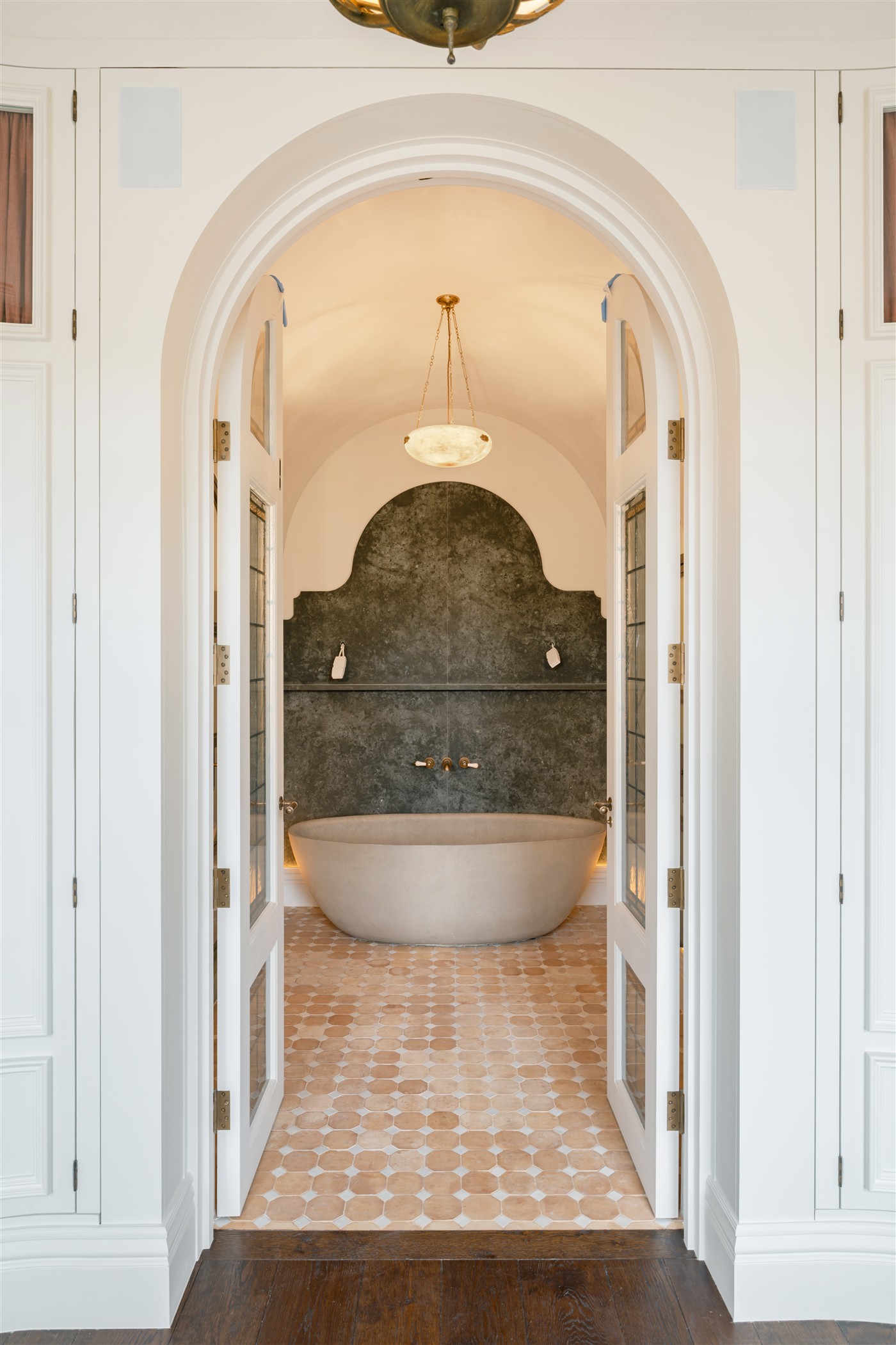 The ensuite, from the dressing room