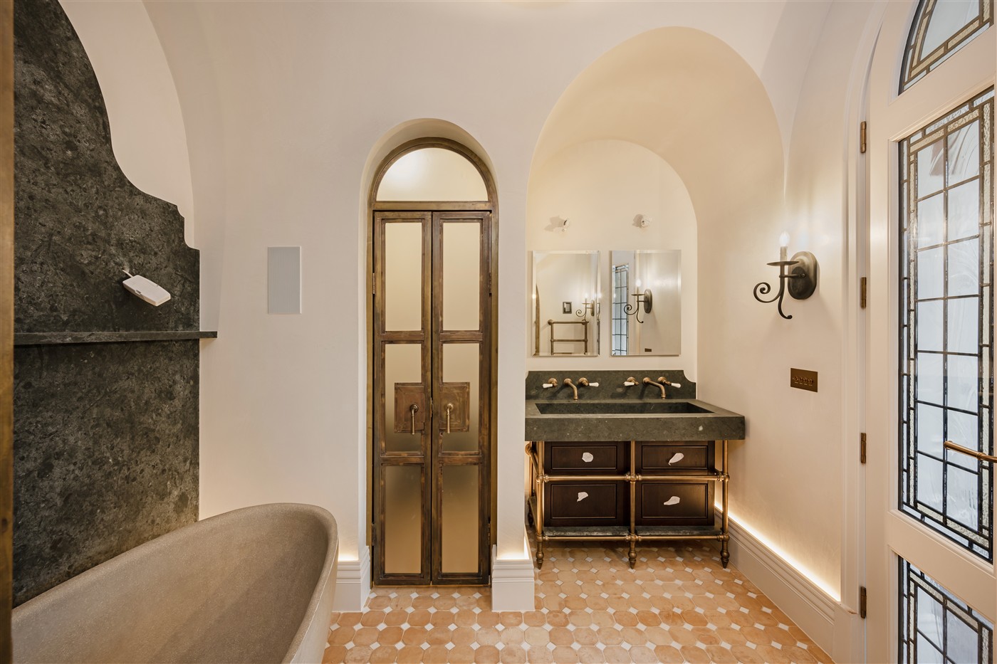Shower doors, closed